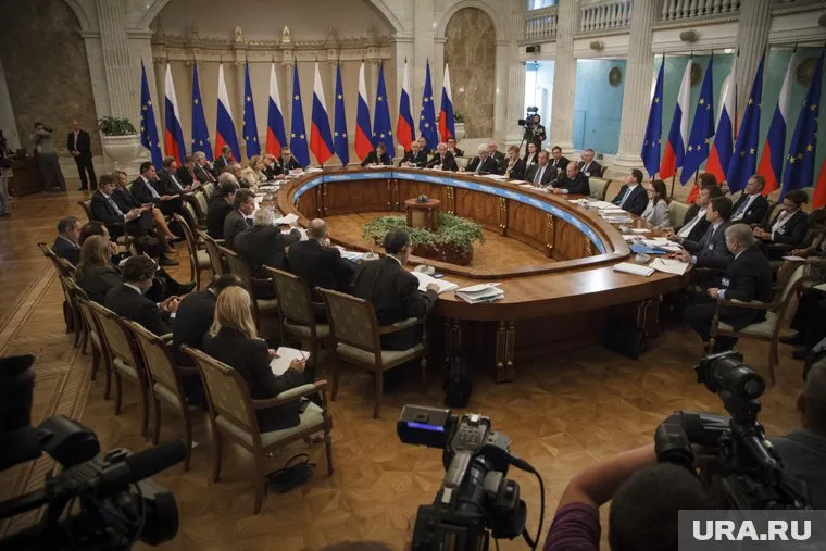 Министр экономики и финансов Франции Брюно Ле Мэра, считает, что российский народ расплатится за последствия экономической войны