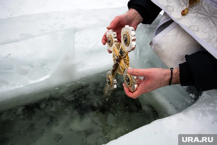 Крещенисчкие купания на Туре продлятся до полуночи 19 января