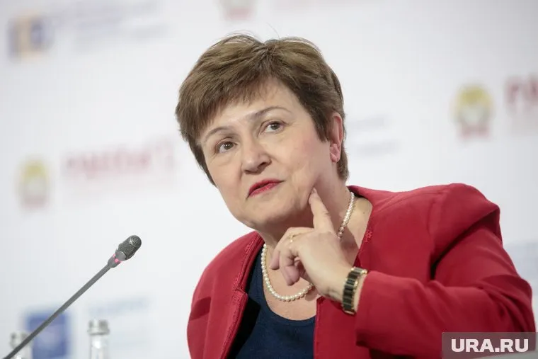 О рекордном замедлении роста мировой экономики предупредила Кристалина Георгиева