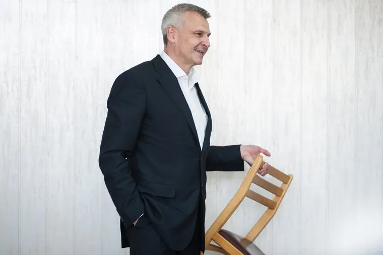 Визит врио губернатора Магаданской области Сергея Носова в Нижний Тагил. Свердловская область, носов сергей, стул