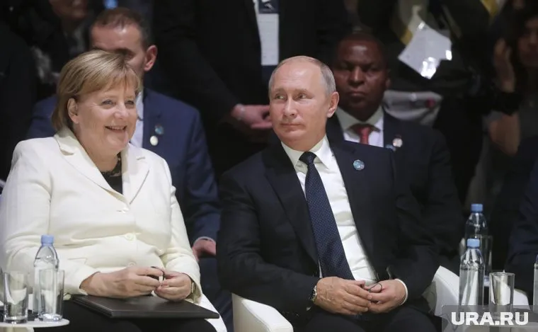 Ангела Меркель предложила провести встречу между Владимиром Путиным и лидерами стран Европейского союза