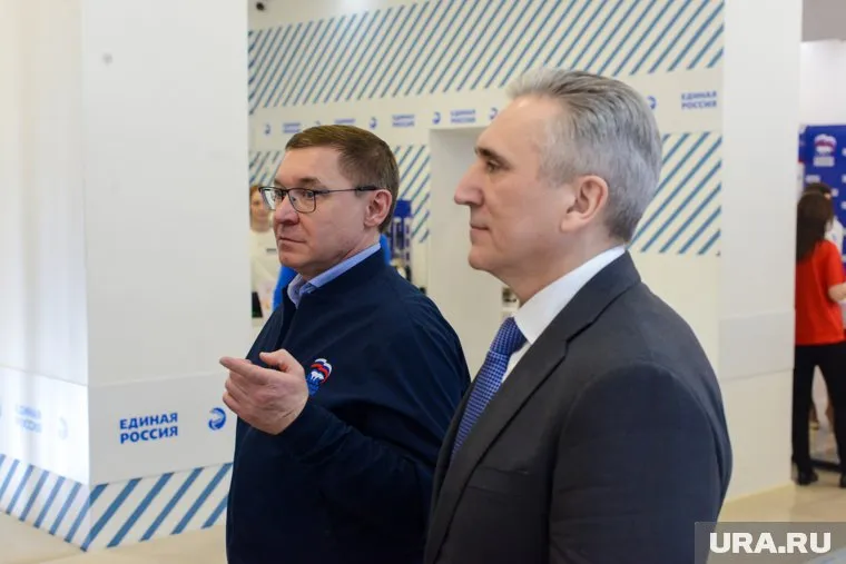 Владимир Якушев собрал тюменских единороссов на форум муниципальных депутатов