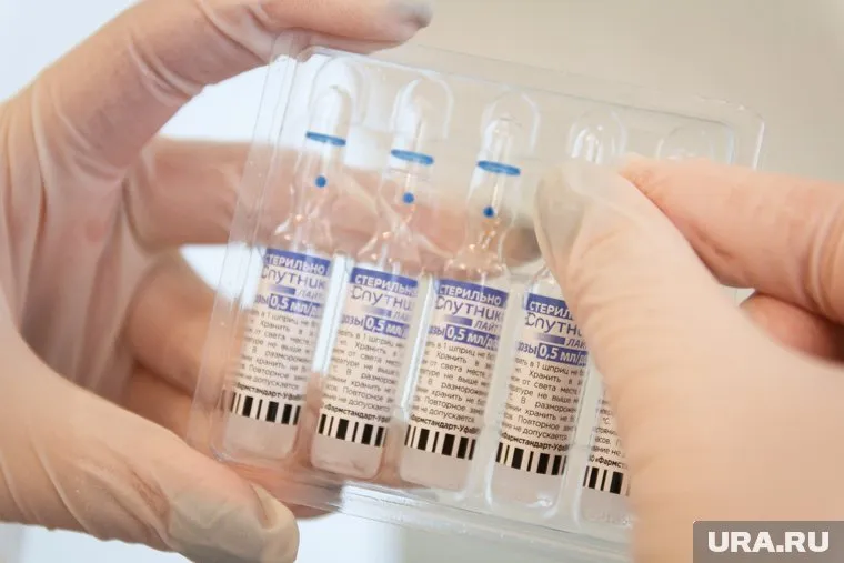 50% вакцин останутся в больницах Екатеринбурга, еще 50% — отправятся в другие города области.