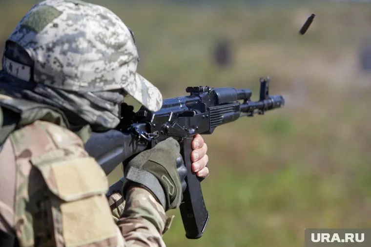 Стих написан в честь разведчика из Кургана с позывным «Богомаз»