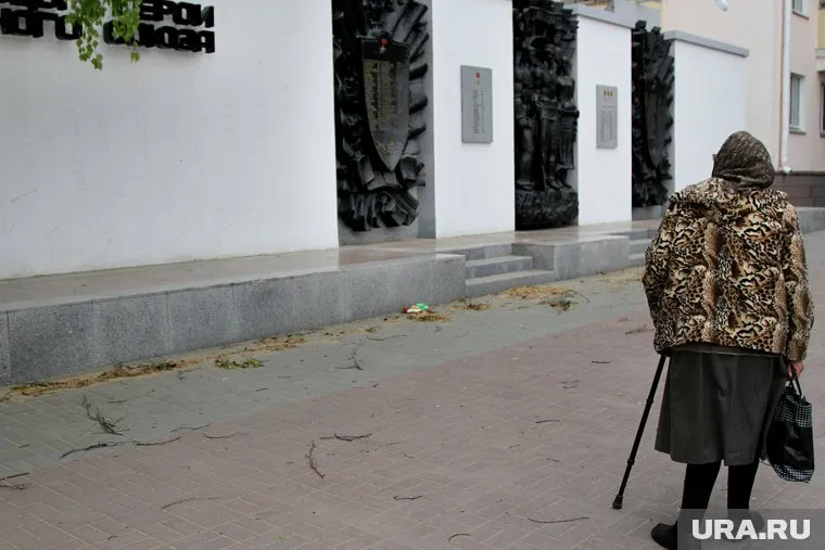 Вдова ветерана Великой Отечественной войны не может переехать в благоустроенную квартиру, так как ее сняли с очереди