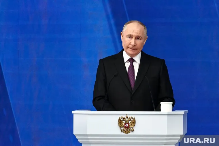 Путин прибыл с государственным визитов во Вьетнам 19 июня