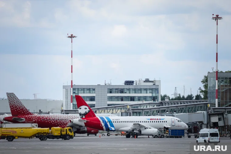 Временные ограничения введены в двух аэропортах 