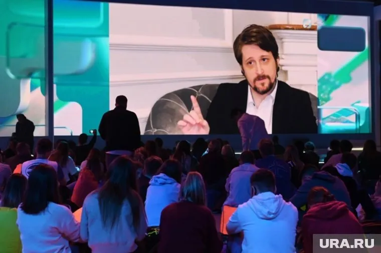 Эдвард Сноуден получил российский паспорт