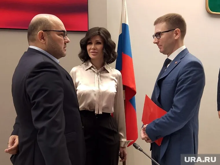 В Челябинске выясняют, кто добавил к должности "зампред Общественной палаты Челябинска", которую занимает Ирина Текслер, фразу "первая леди"