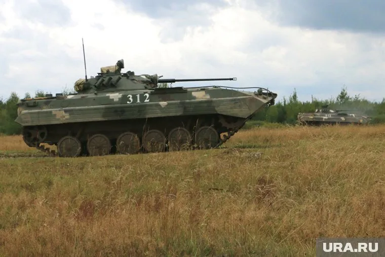 Российские военные уничтожили украинскую технику на границе Курской области