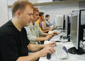 Москва взяла под контроль интернет в регионах