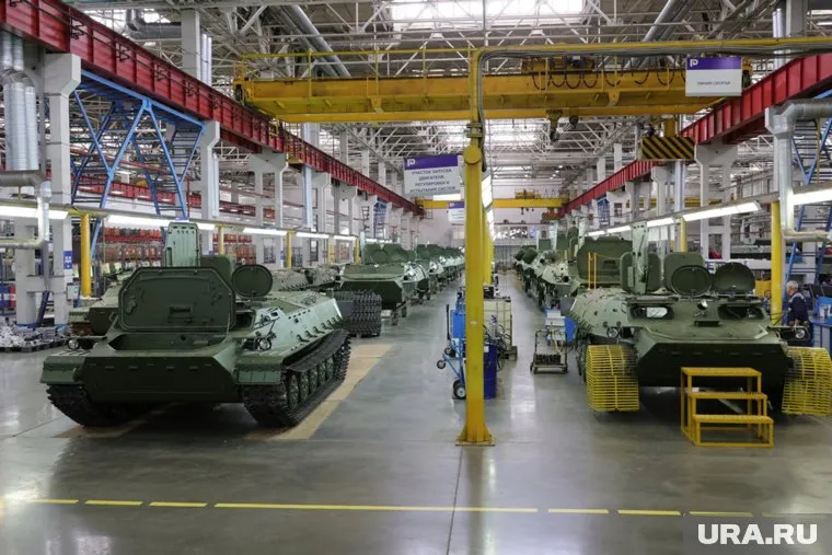На бронетанковый ремонтный завод ищут сотрудников (фото из архива)