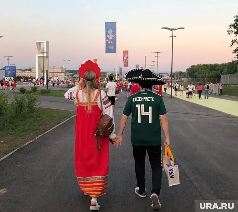 В пабликах жестко критикуют тех, кто заигрывает с гостями чемпионата