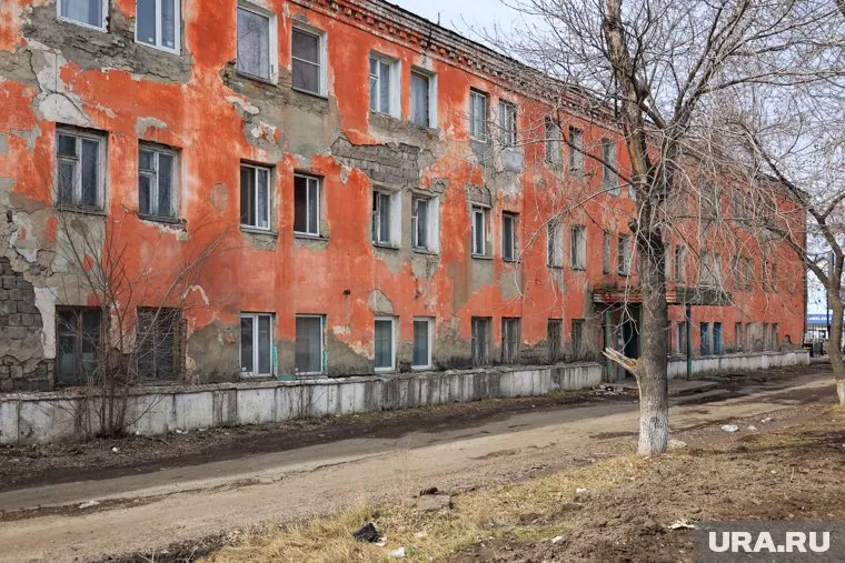 Из аварийного дома №19 по проспекту Машиностроителей в гостиницы расселено 56 семей