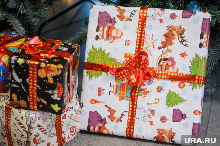 «Сургутнефтегаз» начал вручать новогодние подарки сотрудникам