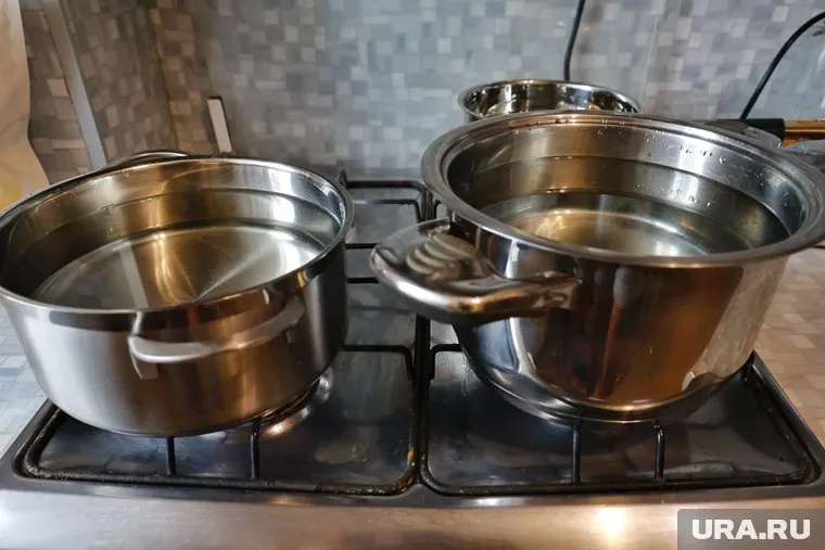 Жителям подвезли обещанную воду