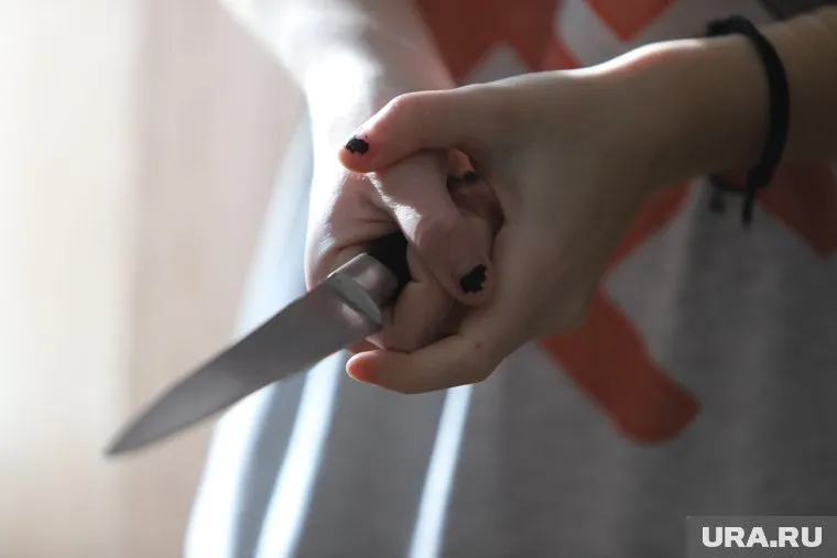 Женщина убила друга на кухне