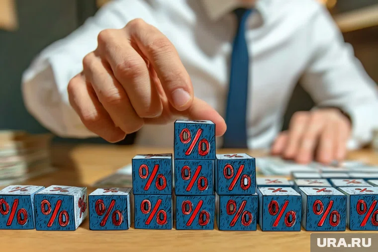 ЦБ незначительно снизит ставку или сохранит ее на уровне 17%, полагает экономист Сергей Дробышевский