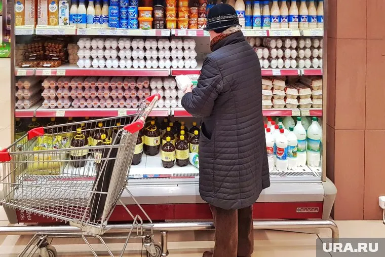 Открытыми остаются только магазины, торгующие продуктами и товарами первой необходимости