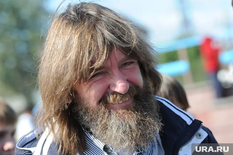 Ранее путешественник уже совершил несколько "кругосветок" по морю и по воздуху