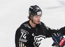 Нападающий Кравцов вернется в челябинский ХК «Трактор» после неудачи в НХЛ