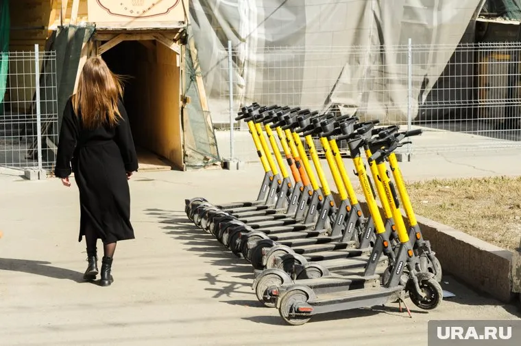Среди пользователей самокатов все больше людей в возрасте и женщин