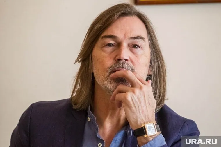 Никас Сафронов уверен, что не нужно обращать внимание на слова модели