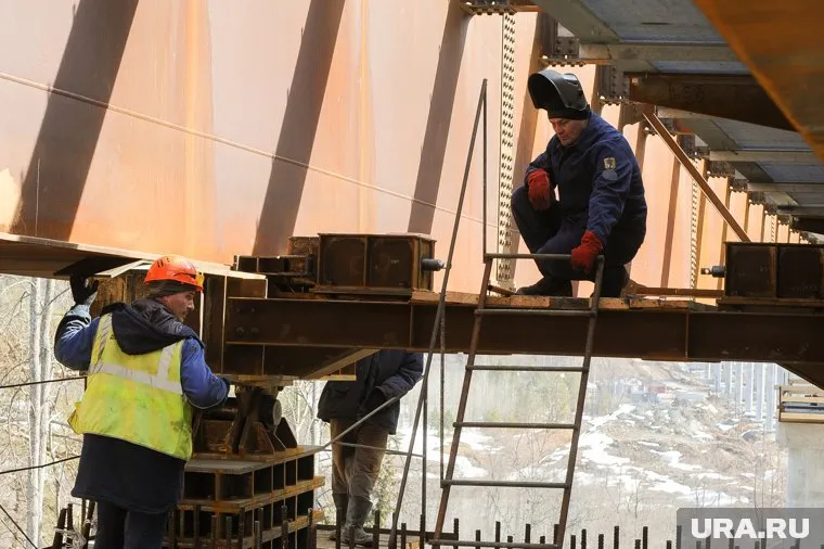 Максимальные зарплаты обещают специалистам с опытом управления большим коллективом 