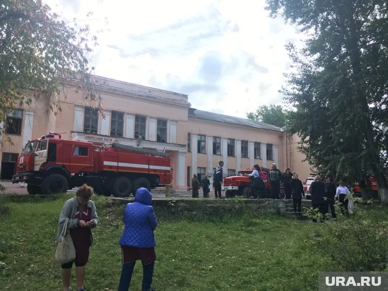 Пожар начался в разгар уроков