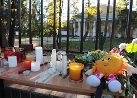 Пермь вспоминает жертв трагедии в ПГНИУ: хронология нападения Бекмансурова на университет