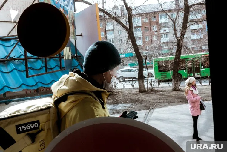 В Тюмени существенно вырос спрос на курьеров