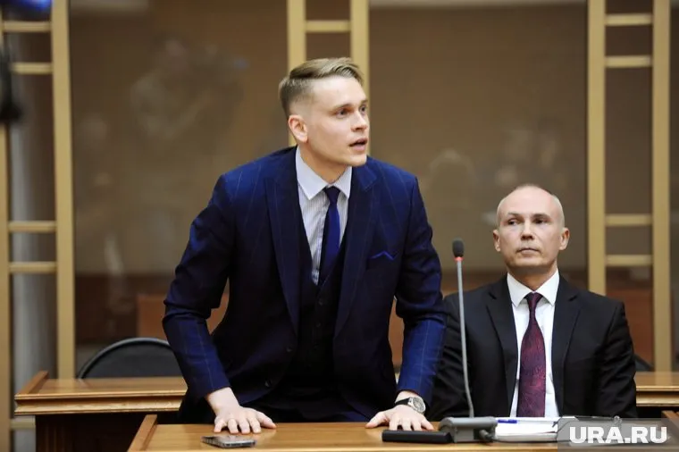 Дмитрий Зыков лично прибыл в Верховный суд РФ, чтобы услышать отказ в удовлетворении жалобы