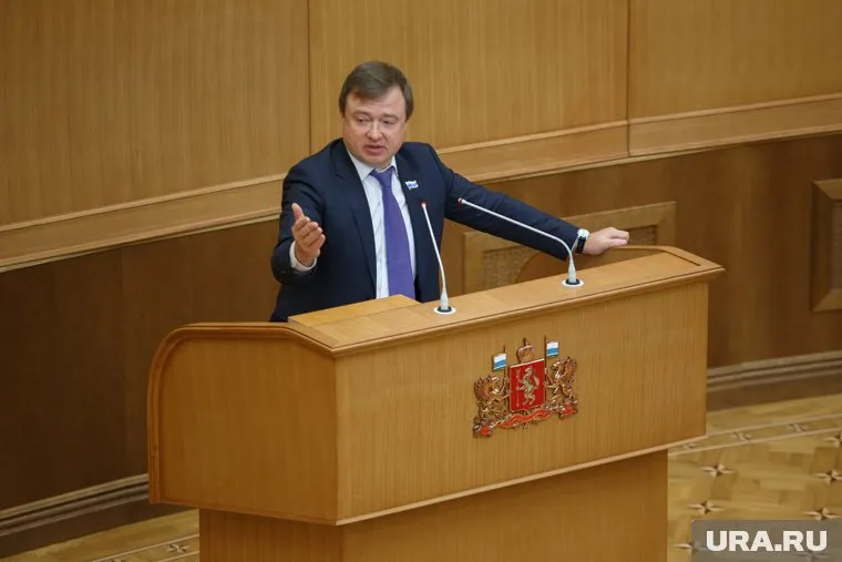 Максим Иванов отказался от надбавки за должность, но не от зарплаты