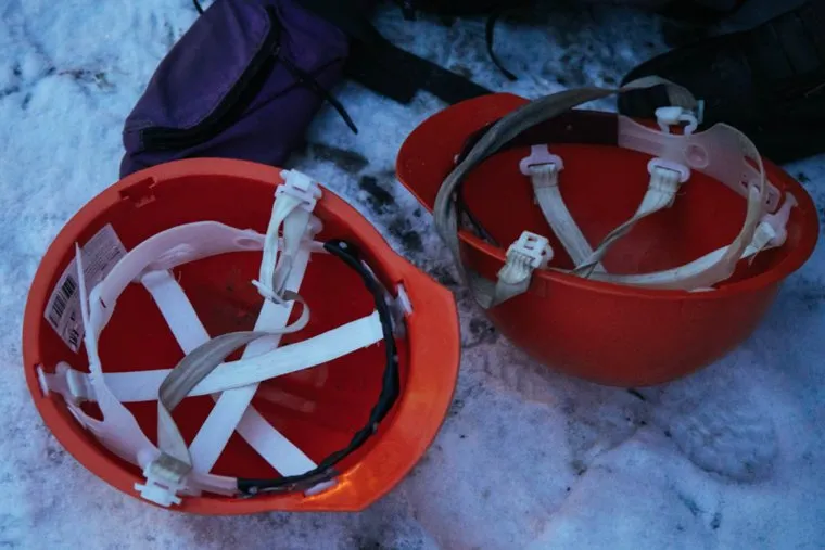 Экскурсия по подземному Екатеринбургу, каски