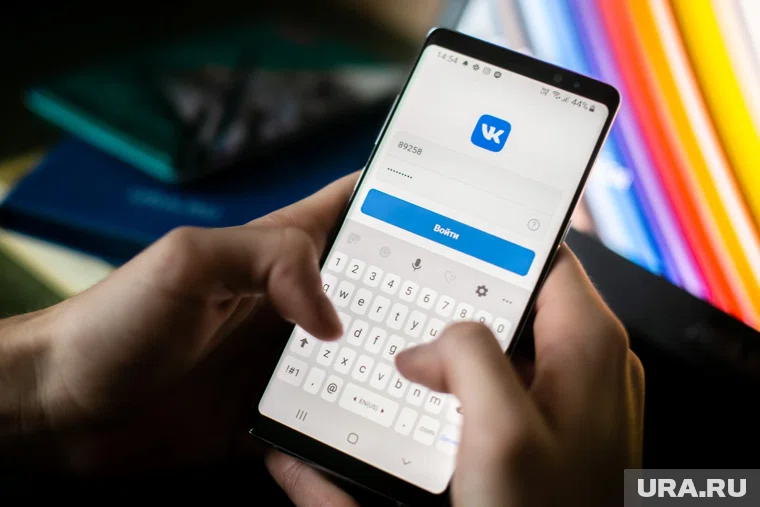 Пересылка файлов с подозрительным содержанием и просьбы одолжить денег в МВД назвали явными признаки мошенничества