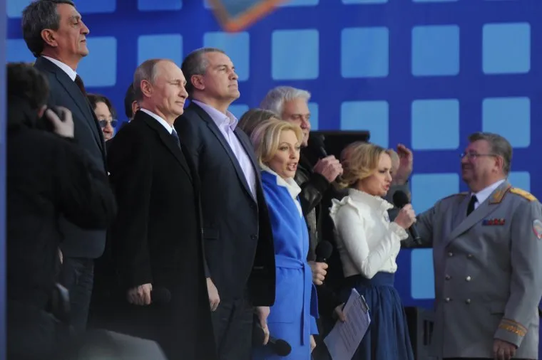 Митинг-концерт к годовщине присоединения Крыма. Москва, путин владимир, аксенов сергей