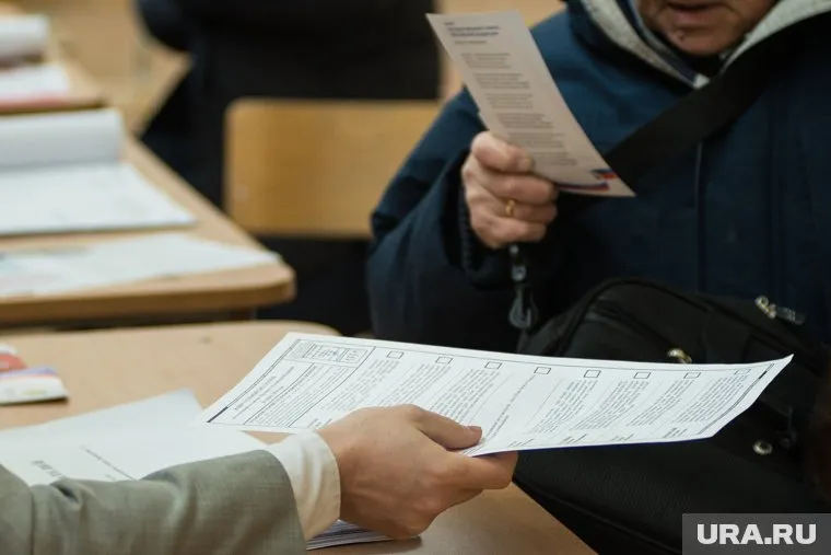 В гонке за место в заксобрании Ямала остались семь партий