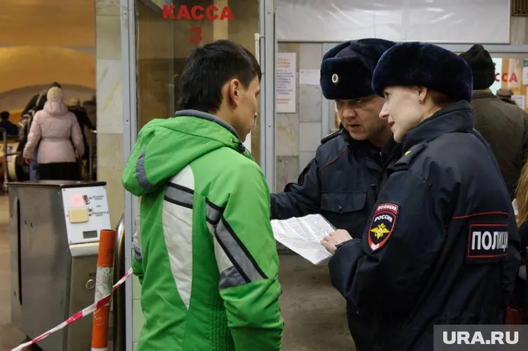 Жителей некоторых стран может удивить необходимость постоянно иметь при себе паспорт