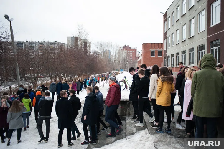 Учеников сургутской школы эвакуировали из-за пожара (архивное фото) 