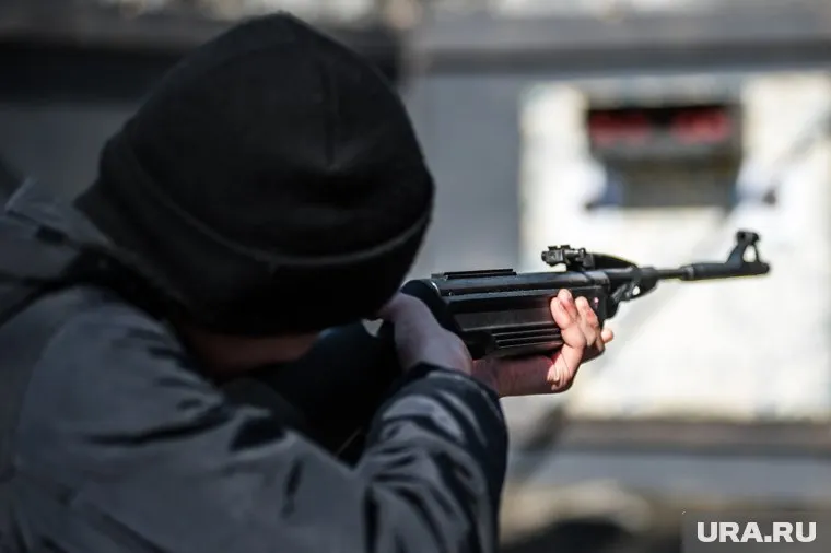 SHOT сообщил, что половину работников уложили на землю