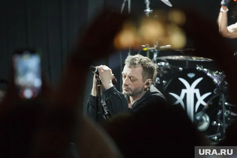 По словам Соколова (на фото), Самойлов поет театрально и эмоционально