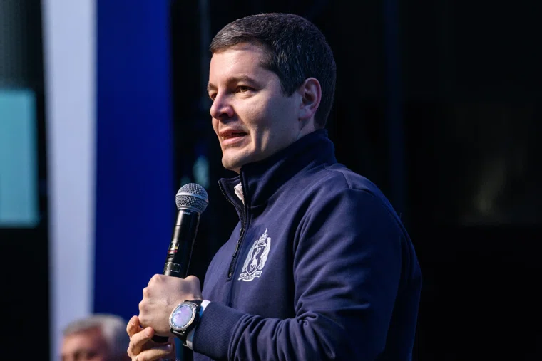 Глава ЯНАО Дмитрий Артюхов вошел в тройку лидеров медиарейтинга губернаторов УрФО