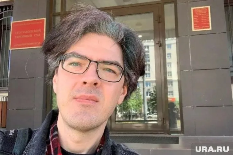 Блогер-инцел Алексей Поднебесный задержан в Санкт-Петербурге по обвинению в сексуальной связи со школьницей