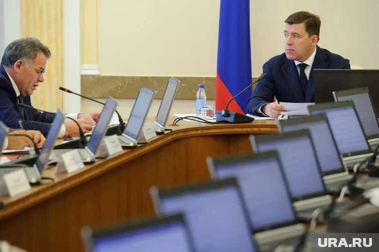 Из-за командировки Евгения Куйвашева кабинет министров соберется на два дня раньше