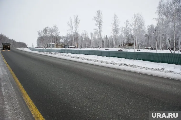 В социальных сетях жители жалуются на ежедневные пробки на этом участке дороги
