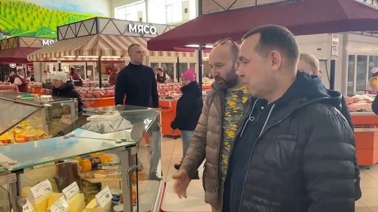 Шумков похвалил Центральный рынок в Кургане за разнообразие товаров и чистоту