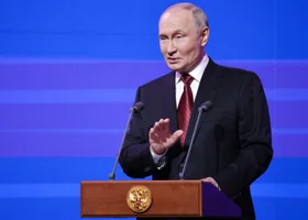 Путин похвалил Собянина за хозяйственность