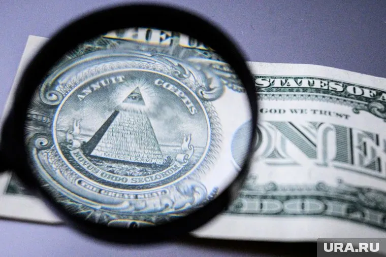 В России обнаружили сотни фальшивых долларов