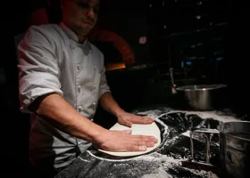 Власти помогли семье и ветерану СВО из ХМАО открыть кафе