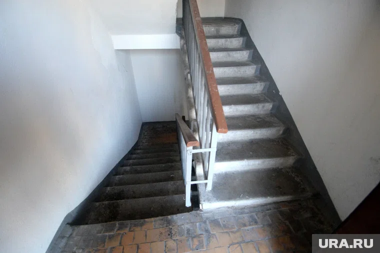 Жильцы пожаловались на неадекватного мужчину